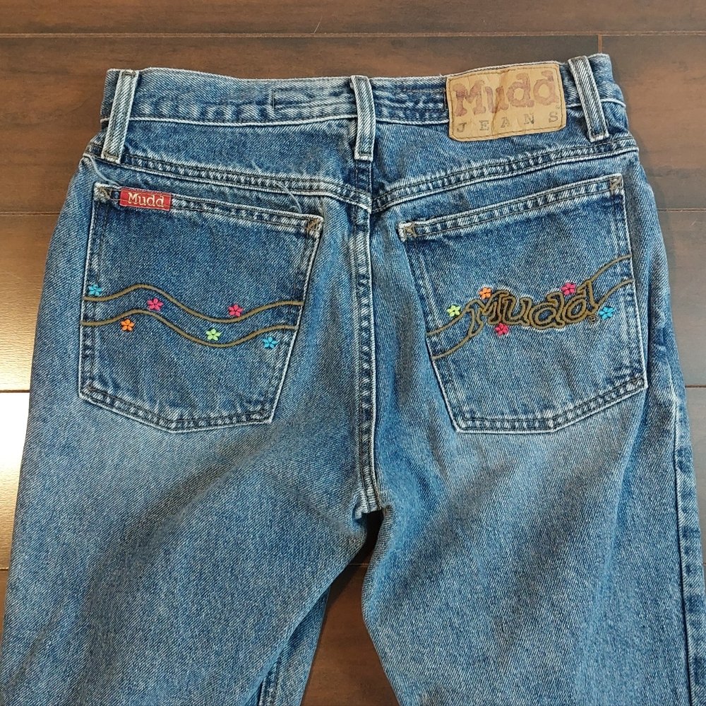 Mudd Mid Rise Y2K Back Pocket Flower Power Embroidery Bell Bottom Jeans Size 7